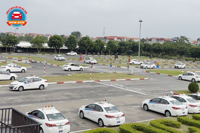 Trung Tâm hiện đang triển khai các khóa học bằng lái xe ô tô cấp tốc tại Hà Nội